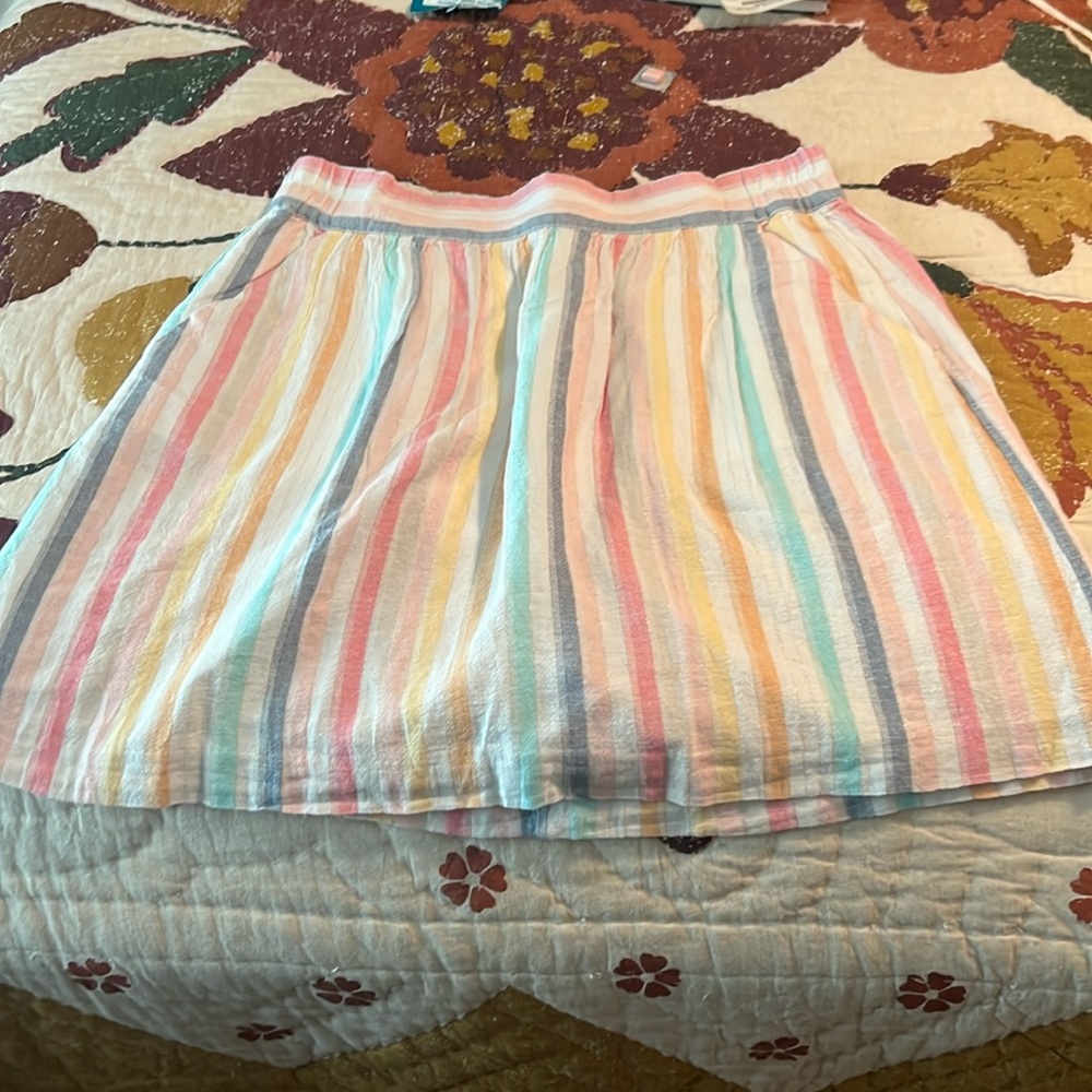 Loft skirt.